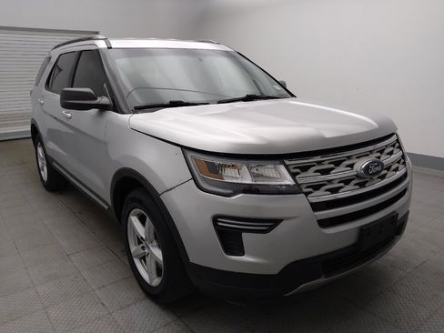 Used 2018 Ford Explorer XLT FWD image 13