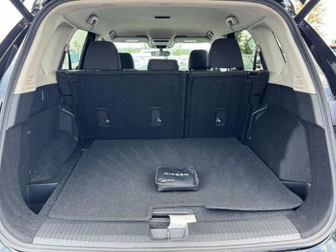 Certified 2026 Nissan Rogue SV FWD image 6