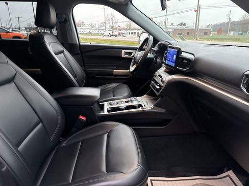 Used 2022 Ford Explorer XLT w/ Equipment Group 202A image 47