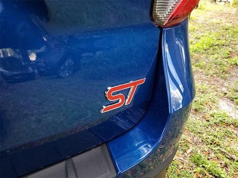 Used 2020 Ford Explorer ST w/ ST Street Pack image 5