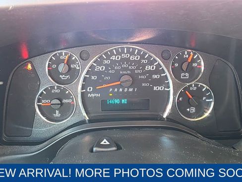 Used 2024 Chevrolet Express 2500 w/ Driver Convenience Package image 17