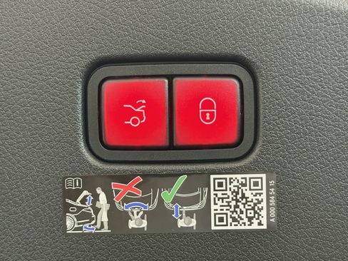 New 2026 Mercedes-Benz CLE 53 AMG 4MATIC Coupe image 13