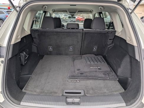 Used 2023 Nissan Rogue SV image 25
