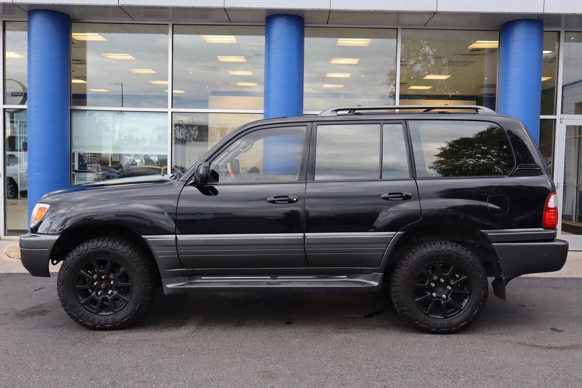 Used 2002 Lexus LX 470 4WD image 2