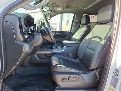 Used 2024 Chevrolet Silverado 2500 LTZ w/ LTZ Plus Package image 10