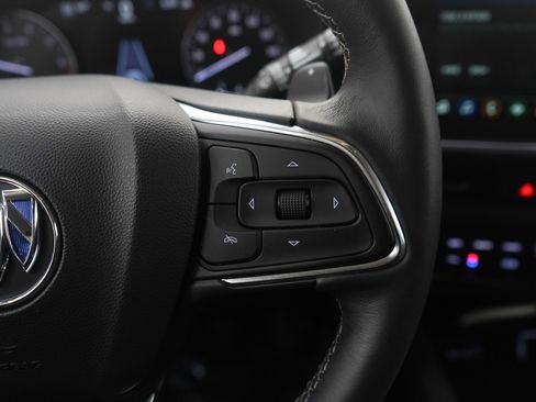 Used 2023 Buick Envision Essence image 25