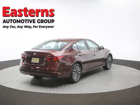 Used 2024 Nissan Altima 2.5 SV FWD image 30