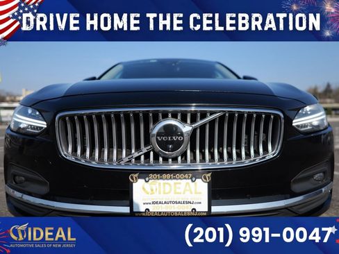 Used 2023 Volvo S90 B6 Plus AWD/4WD image 2