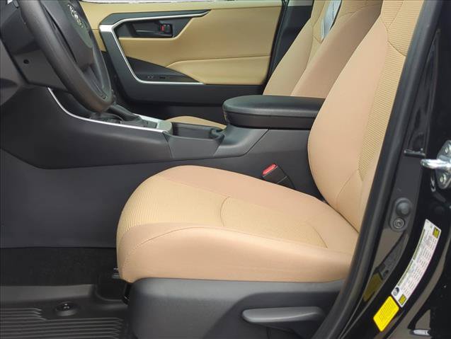 Certified 2025 Toyota RAV4 LE FWD image 17