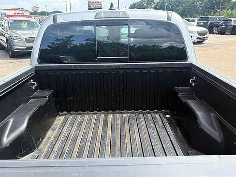 Used 2021 Toyota Tacoma SR5 RWD image 13
