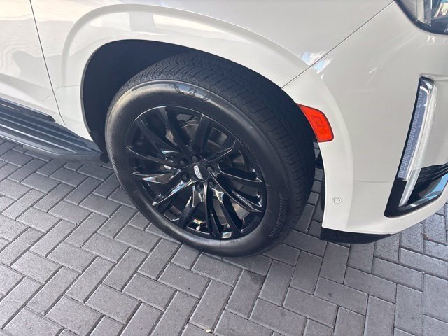 Used 2021 Cadillac Escalade ESV Sport w/ LPO, ONYX Package RWD image 2