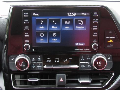 Used 2022 Toyota Highlander XSE image 31