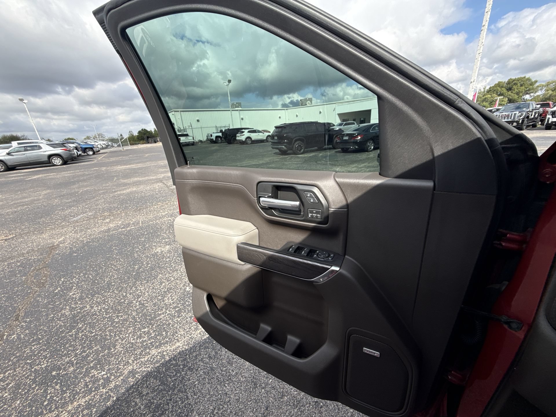 Certified 2019 Chevrolet Silverado 1500 LTZ AWD/4WD image 29