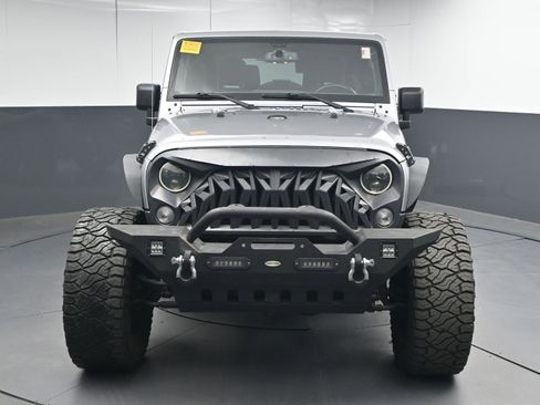 Used 2018 Jeep Wrangler Sport image 2