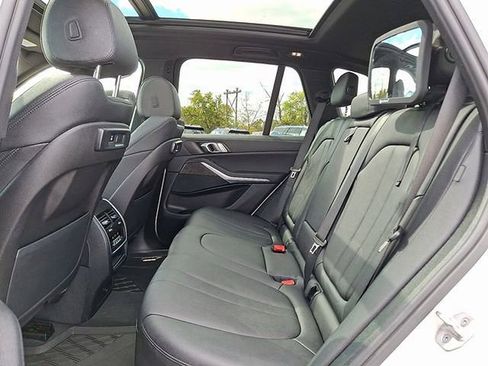 Used 2022 BMW X5 xDrive40i w/ Premium Package AWD/4WD image 14