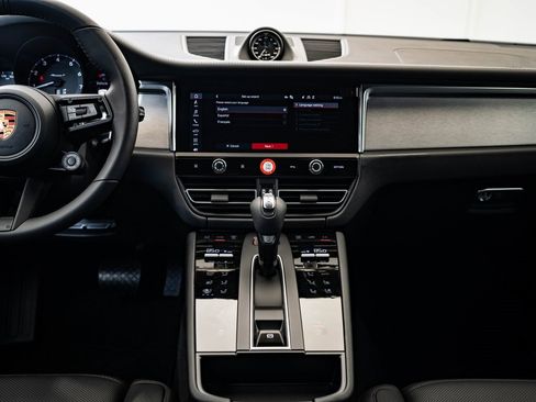 New 2026 Porsche Macan Turbo image 6