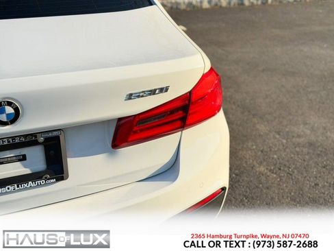 Used 2019 BMW 530i xDrive w/ M Sport Package image 23