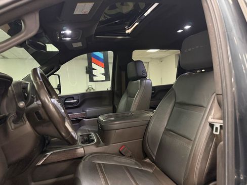 Used 2022 GMC Sierra 3500 Denali w/ Denali Ultimate Package AWD/4WD image 17
