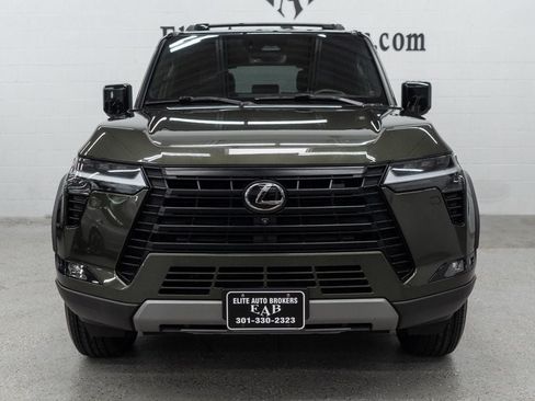 Used 2024 Lexus GX 550 AWD/4WD image 3