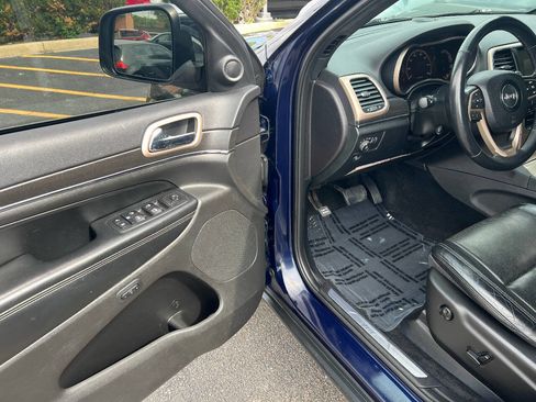 Used 2015 Jeep Grand Cherokee Limited w/ Luxury Group II AWD/4WD image 18