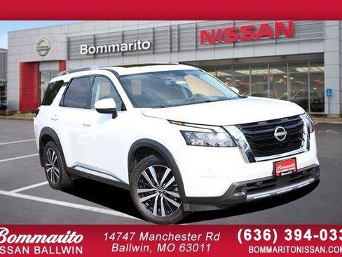 Used 2025 Nissan Pathfinder Platinum AWD/4WD image 1