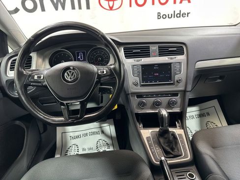 Used 2017 Volkswagen Golf S image 22