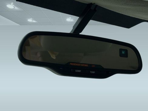 Used 2004 Chevrolet Suburban LS image 16