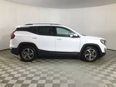 Used 2020 GMC Terrain SLT image 3