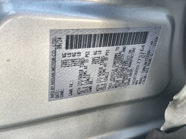 Used 2025 Nissan Rogue SV AWD/4WD image 33