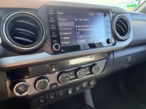 Used 2022 Toyota Tacoma TRD Off-Road w/ Technology Package AWD/4WD image 19