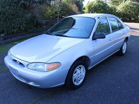 Used 2002 Ford Escort Sedan image 1