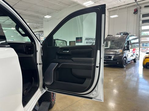 Used 2023 GMC Sierra 1500 AT4X AWD/4WD image 42