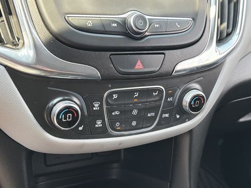 Used 2020 Chevrolet Equinox LT w/ Driver Convenience Package AWD/4WD image 21