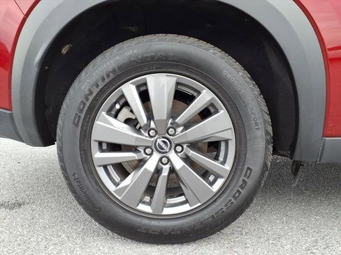 Used 2024 Nissan Pathfinder SV image 25