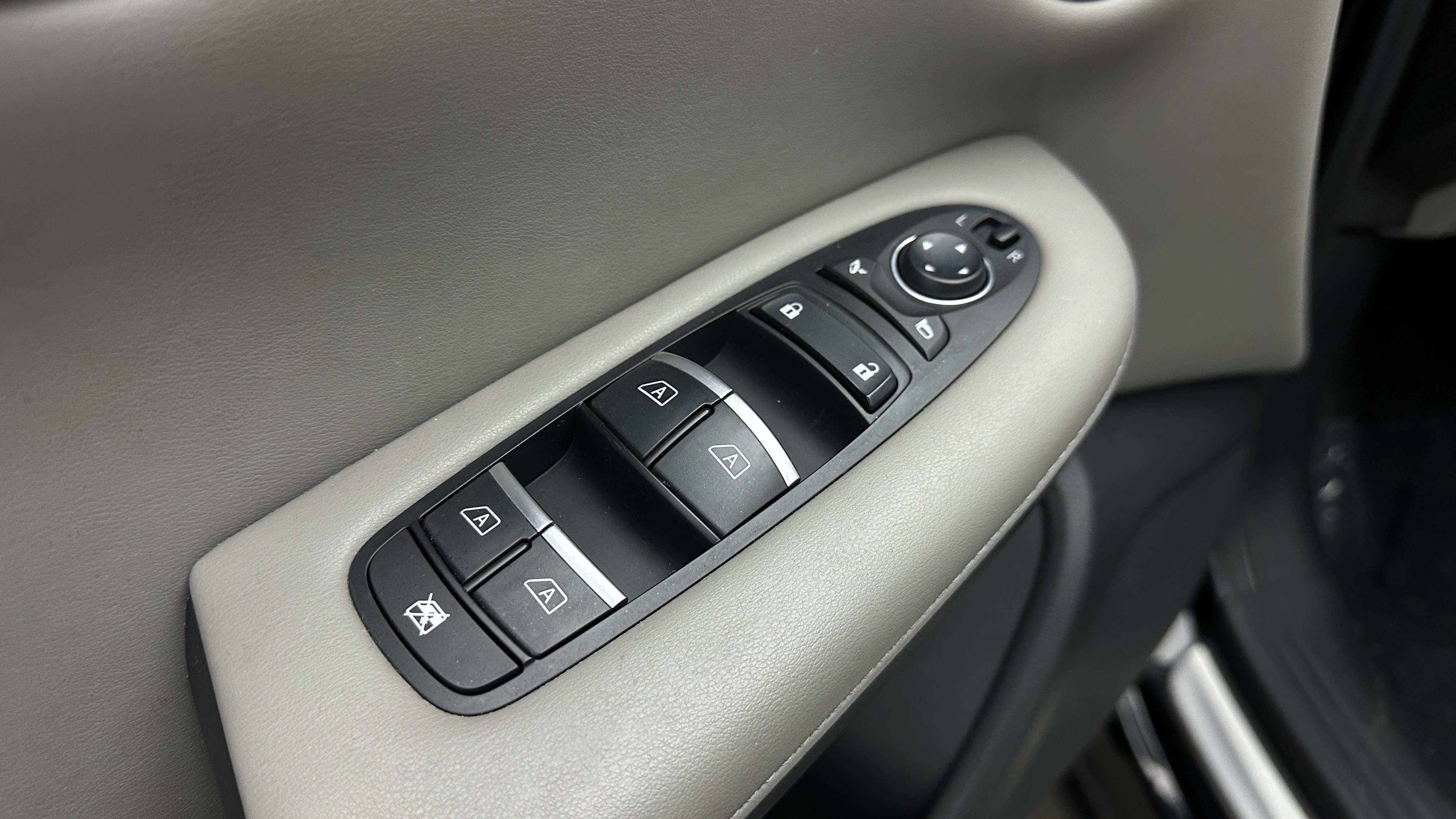 Used 2023 INFINITI QX50 Luxe FWD image 14