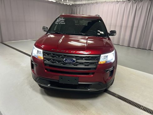 Used 2019 Ford Explorer XLT w/ Equipment Group 202A image 2