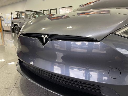 Used 2021 Tesla Model S Plaid image 11