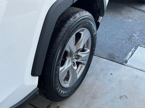 Used 2025 Toyota RAV4 XLE image 32