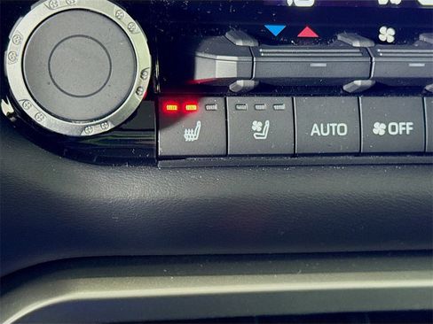 Certified 2024 Toyota Sequoia Platinum image 11