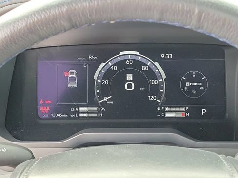 Used 2025 Toyota Tundra Platinum AWD/4WD image 28