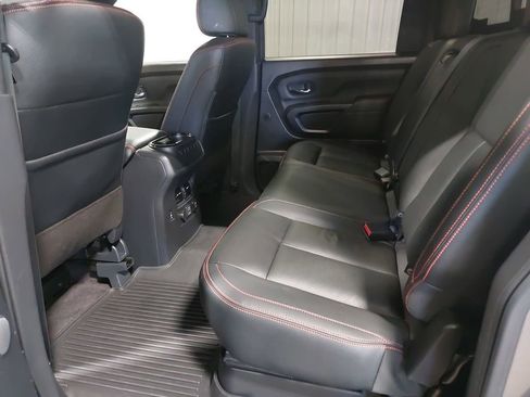 Used 2022 Nissan Titan PRO-4X w/ Pro-4x Convenience Package AWD/4WD image 12