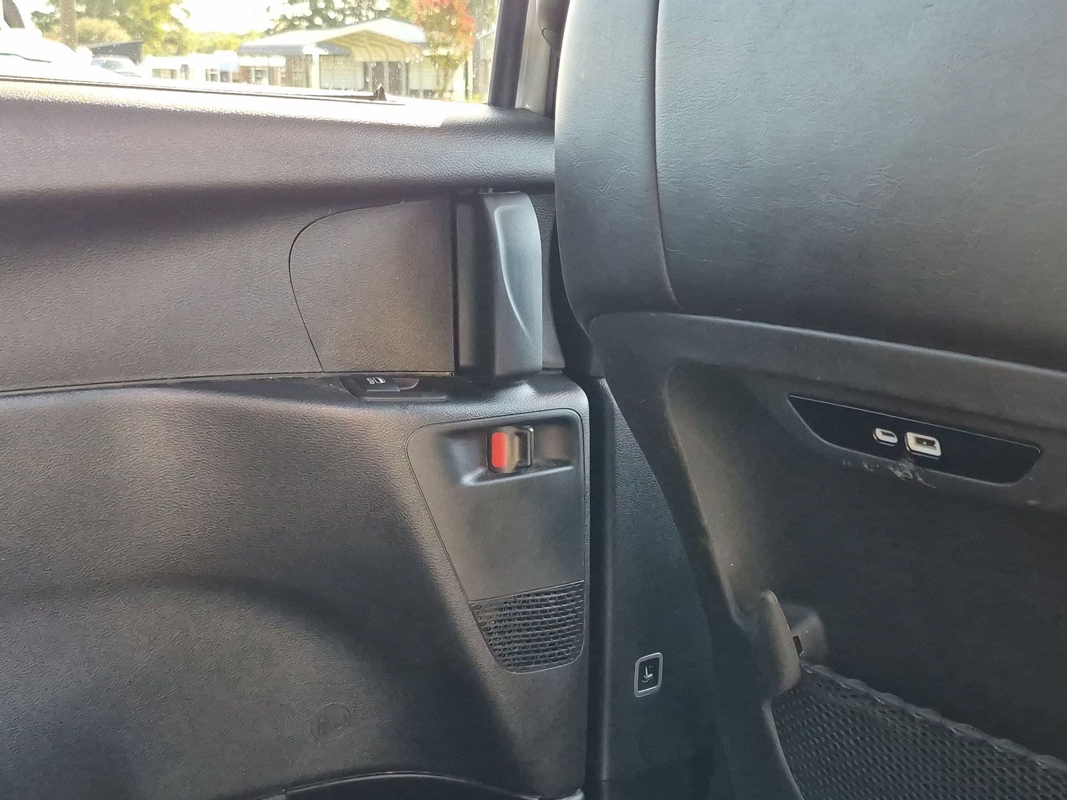 Used 2025 Chrysler Pacifica Select FWD image 22