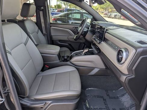 Used 2025 Chevrolet Colorado ZR2 w/ Technology Package image 30