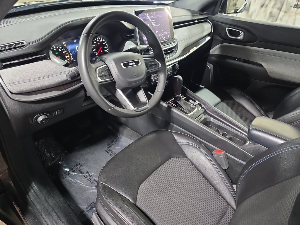 Used 2024 Jeep Compass Latitude AWD/4WD image 15