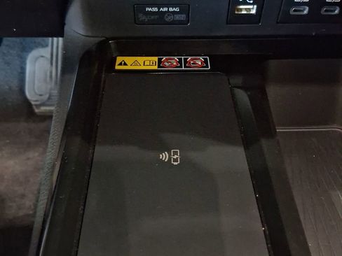 Used 2025 Toyota Camry LE image 17