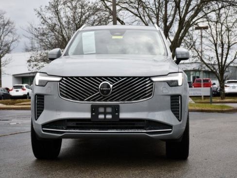 Certified 2025 Volvo XC90 B6 Plus image 2