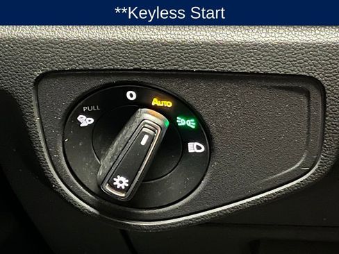 Certified 2023 Volkswagen Atlas SE image 17