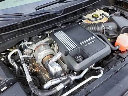 Used 2021 GMC Yukon Denali w/ Denali Premium Package image 24