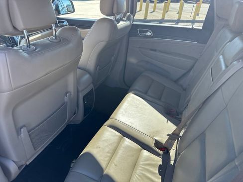 Used 2017 Jeep Grand Cherokee Limited AWD/4WD image 19
