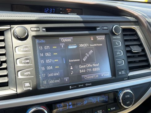 Used 2019 Toyota Highlander Limited Platinum image 19